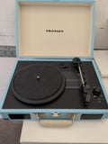 Turquoise Crosley Cruiser record player open