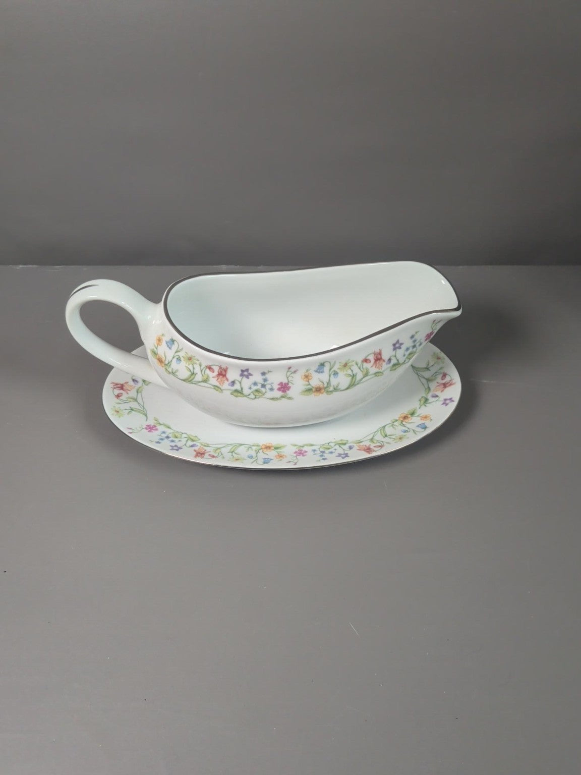 Crown Ming Jian Shuang floral gravy boat and underplate side view