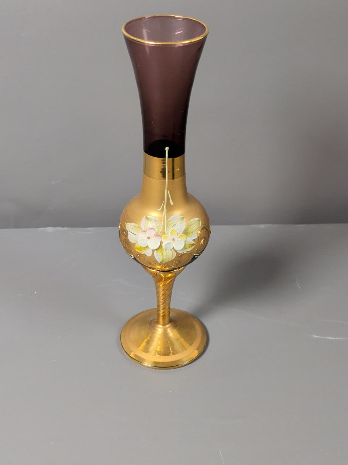 Gold and amethyst floral art glass vase