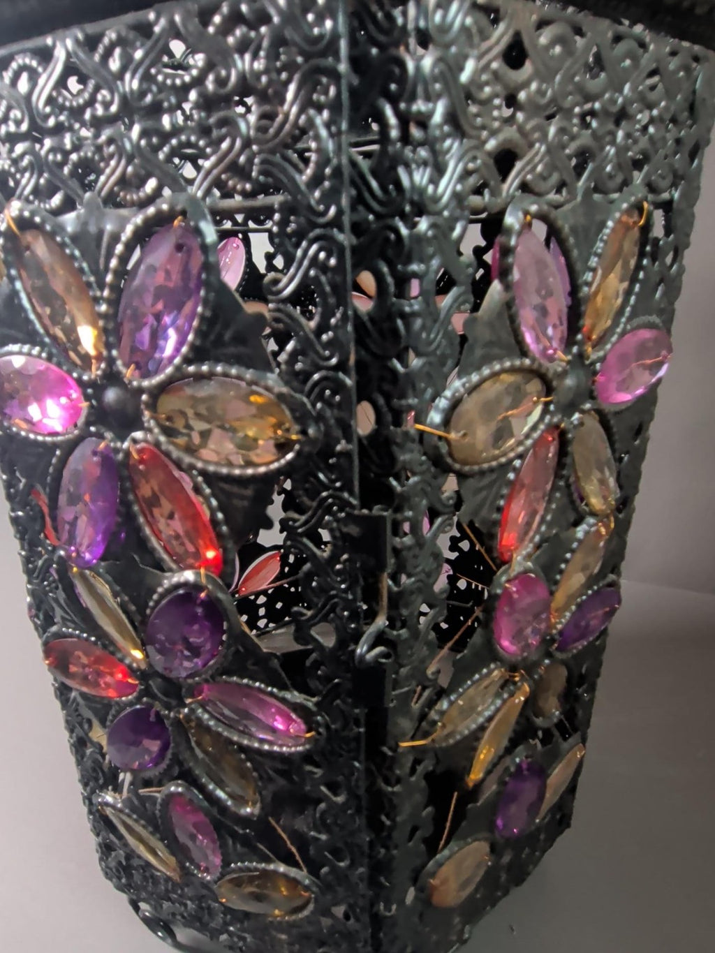 Jeweled filigree lantern floral side detail