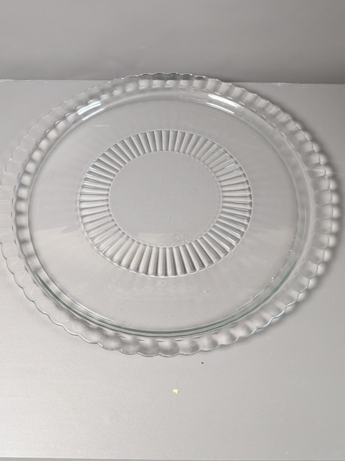 Arcoroc France clear glass scalloped serving plate