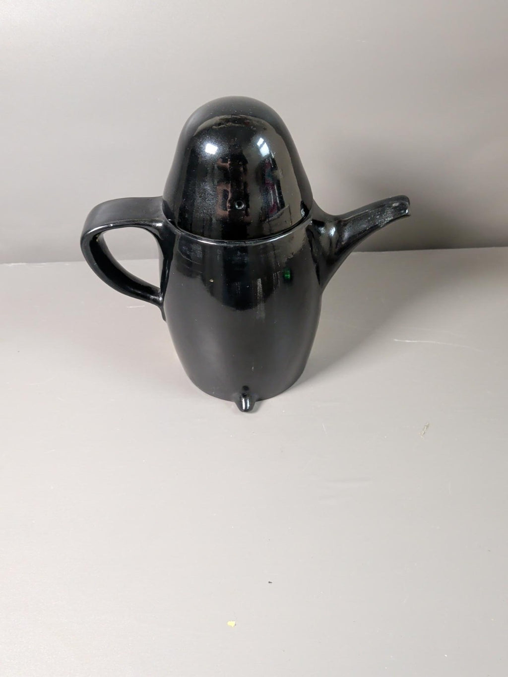Vintage penguin novelty teapot rear view