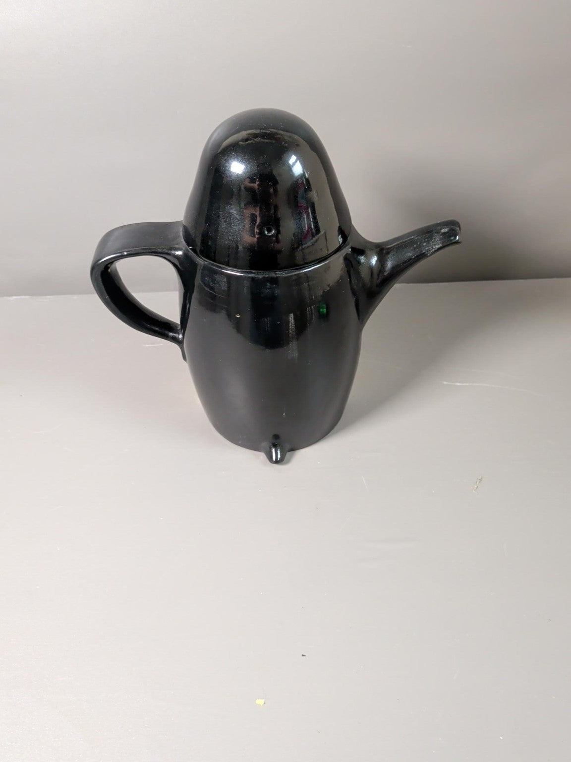 Vintage penguin novelty teapot rear view