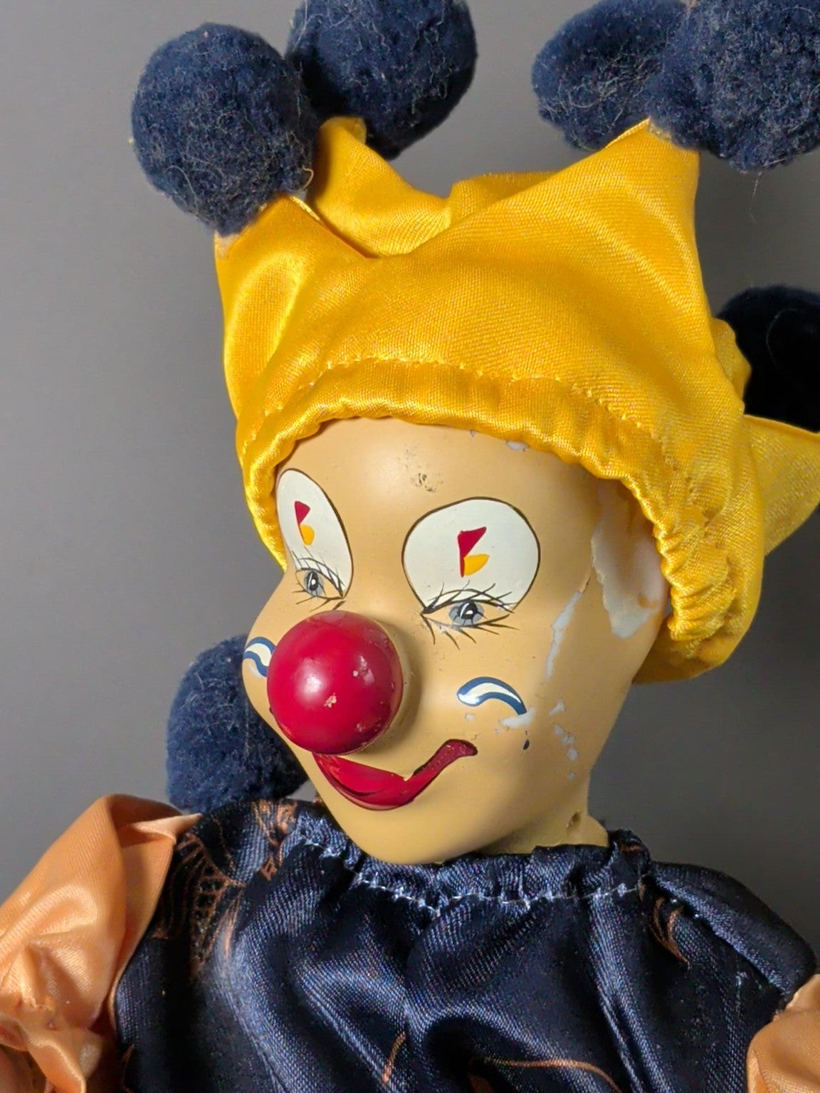 Vintage mechanical clown doll - condition and detail