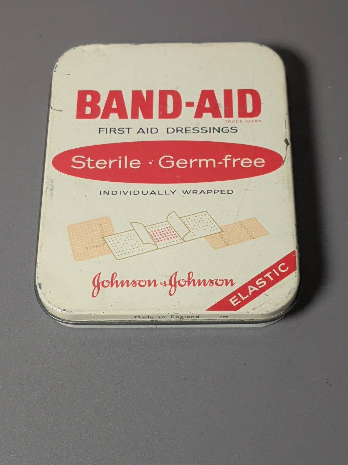 Vintage Johnson & Johnson BAND-AID First Aid Dressings Tin