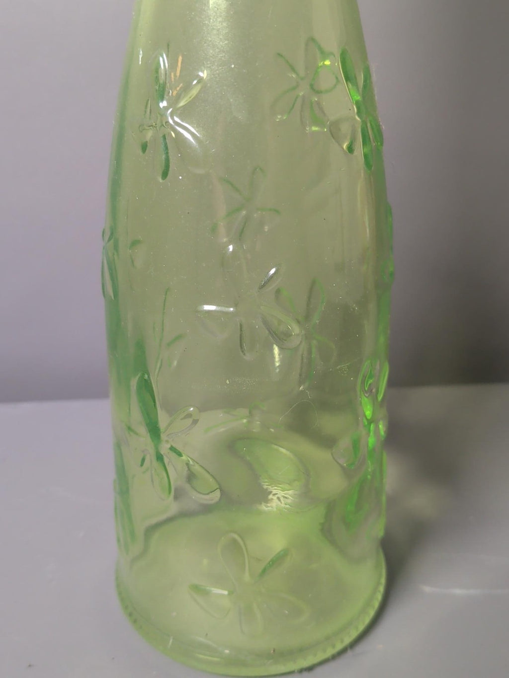 Emma Dafnäs Designer Green Glass Bottle Vase – Dragonfly Botanical Decor