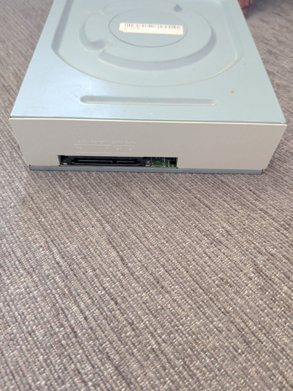 Lite-On iHAS124-14 SATA power and data connectors
