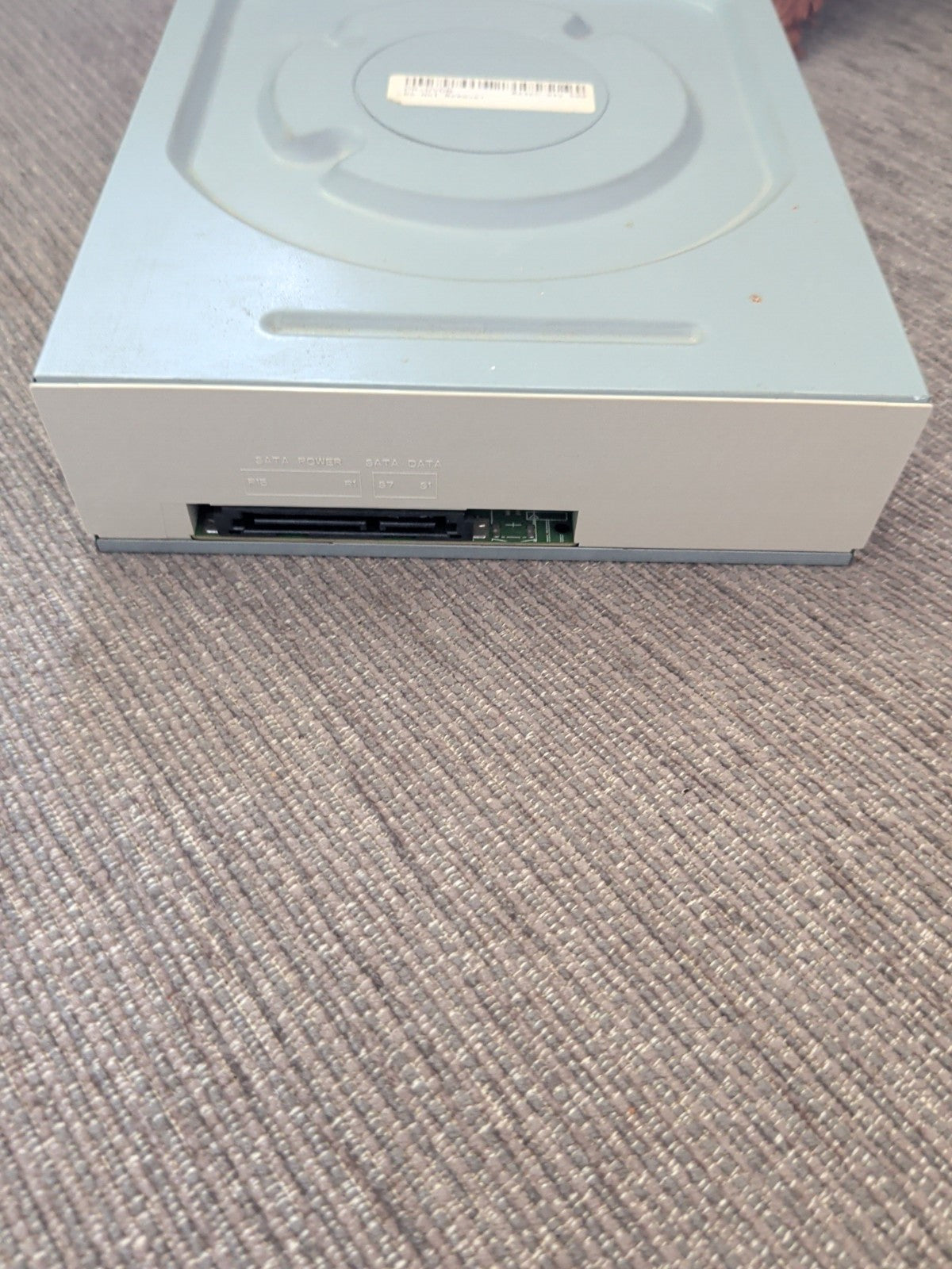 Lite-On iHAS124-14 SATA power and data connectors