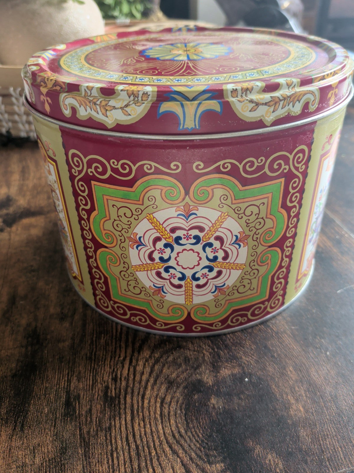 Nyakers Pepparkakor Swedish biscuit tin side