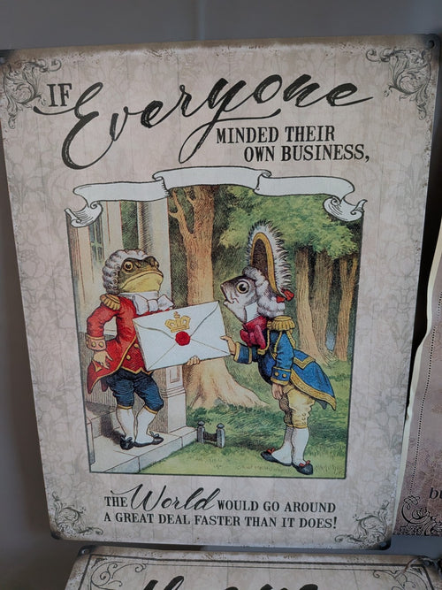 Alice in Wonderland decorative sign collection – photographed item