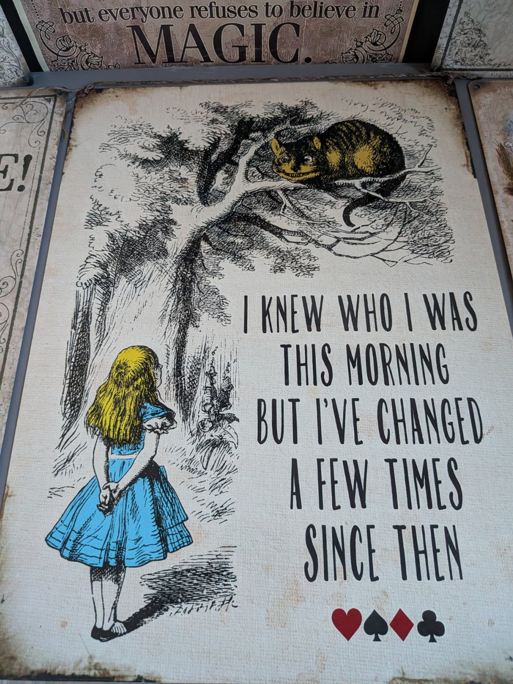 Alice in Wonderland decorative sign collection – photographed item