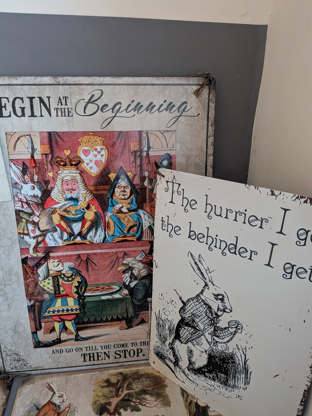 Alice in Wonderland decorative sign collection – photographed item