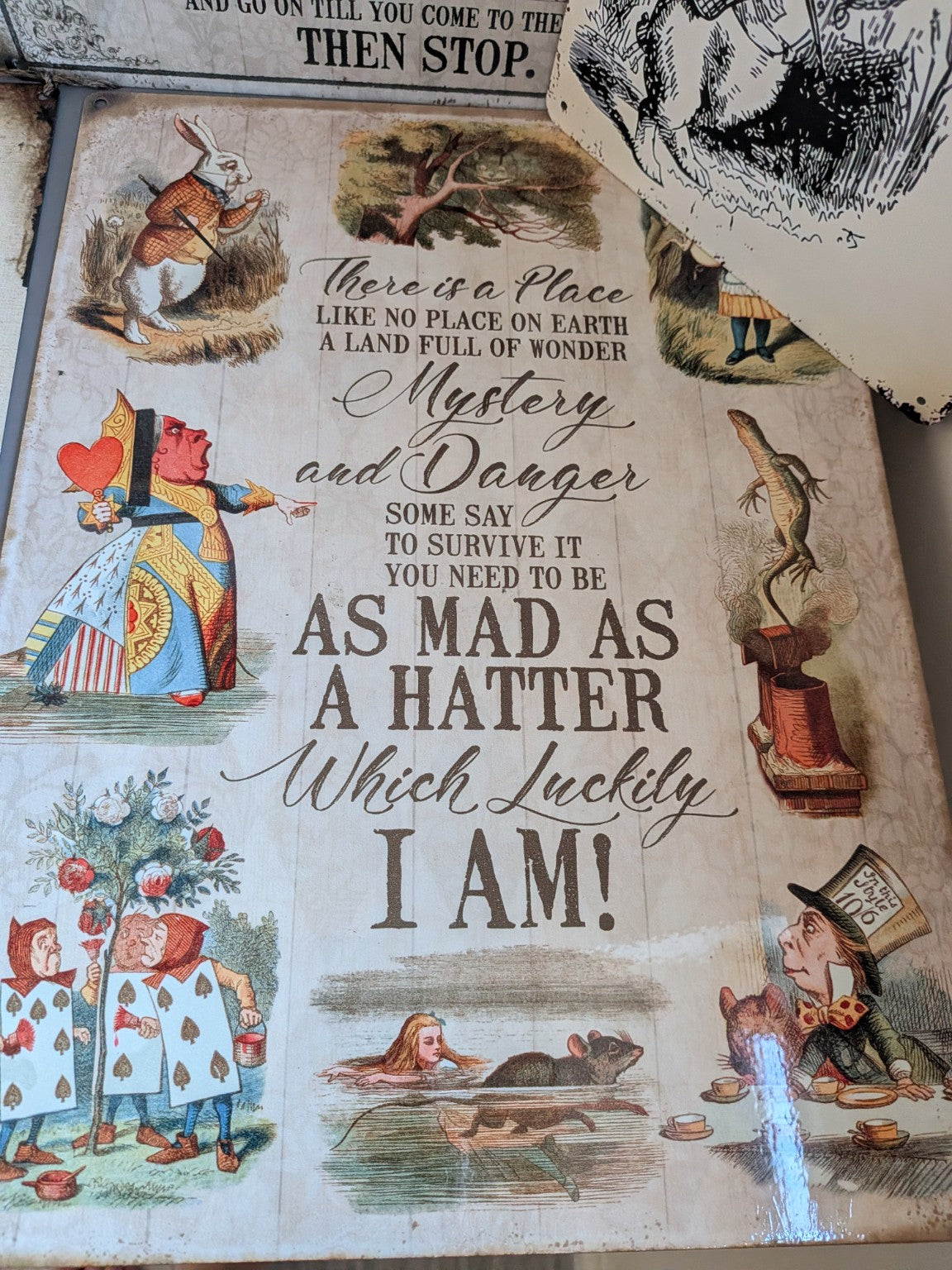 Alice in Wonderland decorative sign collection – photographed item