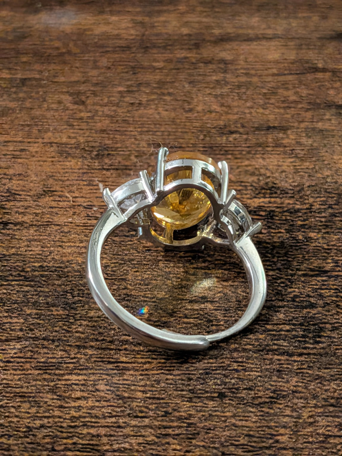Open adjustable band and back of setting