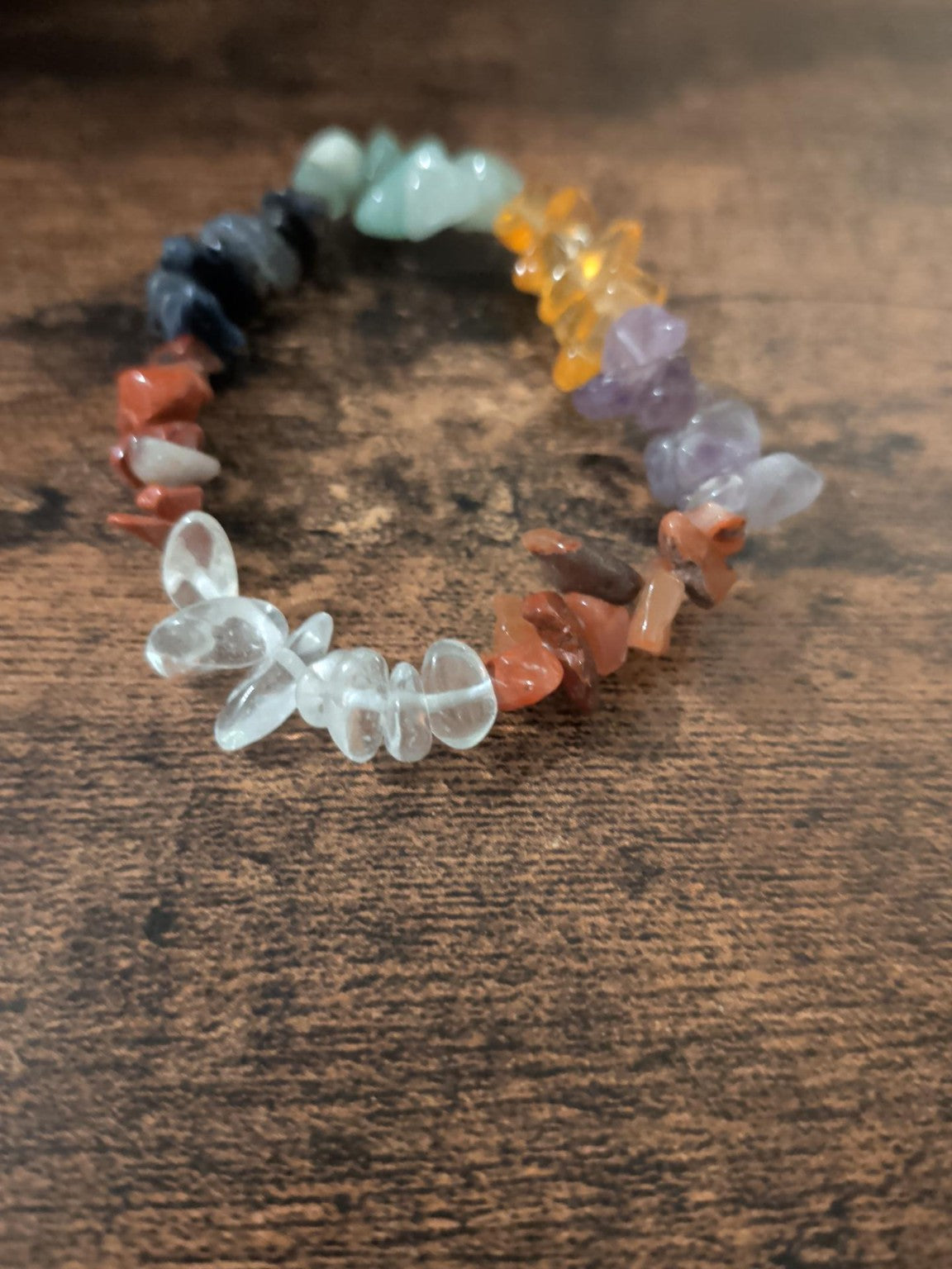 Multicoloured chip-bead stretch bracelet