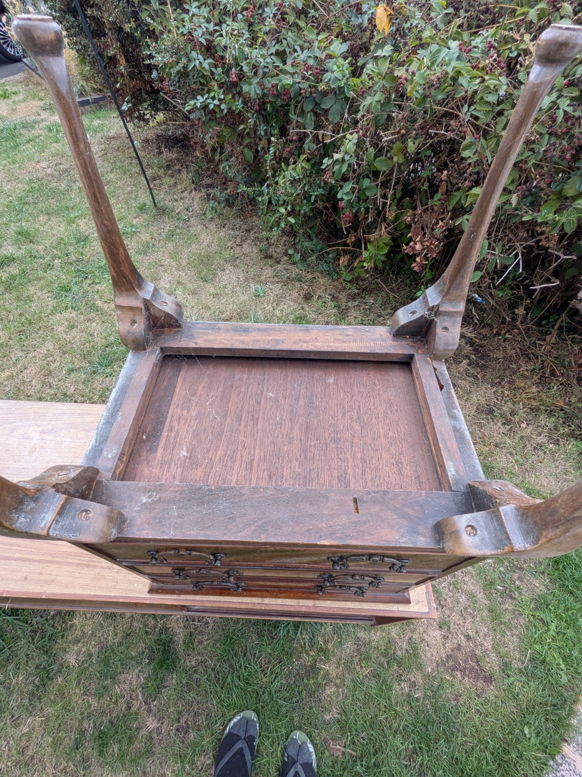 Underside showing construction and cabriole legs